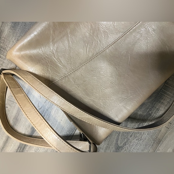 SQ Crossbody Bag - Picture 5 of 10